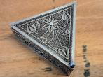 Zilveren doosje driehoek filigrain, Antiek en Kunst, Antiek | Goud en Zilver, Ophalen of Verzenden, Zilver