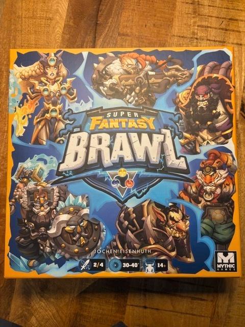 Bordspel: Super Fantasy Brawl, Hobby en Vrije tijd, Gezelschapsspellen | Bordspellen, Zo goed als nieuw, Een of twee spelers, Drie of vier spelers