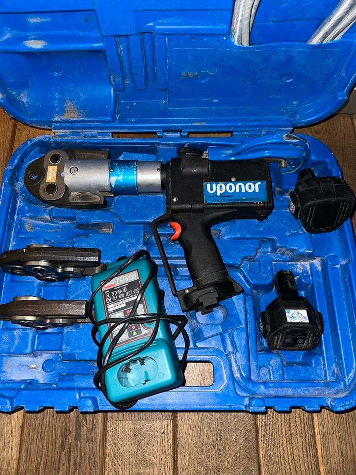 Uponor Perstang met Bekken, Doe-het-zelf en Verbouw, Gereedschap | Handgereedschap, Gebruikt, Ophalen of Verzenden