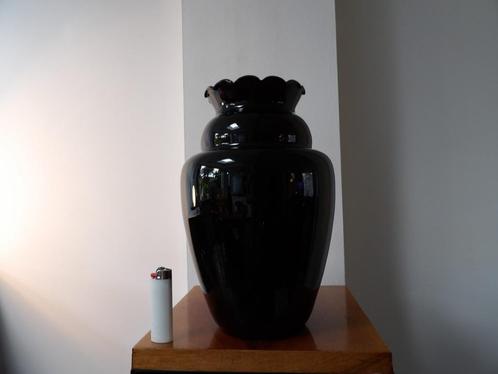 Art Deco grote Doyen Vaas, zwart opaline glas...., Antiek en Kunst, Antiek | Vazen, Ophalen of Verzenden