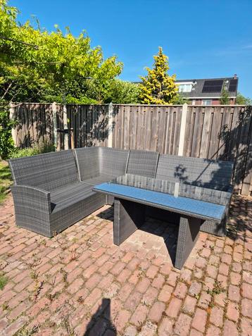 Tuinset hoekbank met tafel beschikbaar voor biedingen