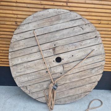 Stoere nieuwe Industriële hangende Tafel van Haspel - J-Line beschikbaar voor biedingen