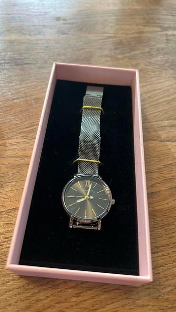 Horloge May-Sparkle beschikbaar voor biedingen
