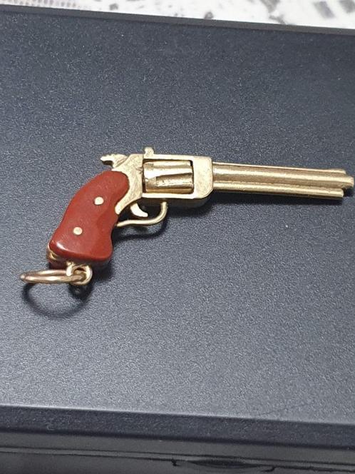 Drie verschillende hangers alles 14 kr en als nieuw OPRUIMIN, Sieraden, Tassen en Uiterlijk, Kettinghangers, Zo goed als nieuw