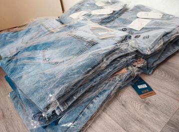 Partij dames jeans groothandel 42 44 46 48 50 52  beschikbaar voor biedingen