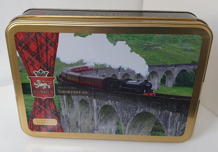 Stewart's Scottish Shortbread in blik - Glenfinnan viaduct, Verzamelen, Blikken, Nieuw, Koek(jes), Overige merken, Ophalen of Verzenden