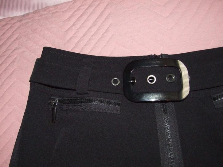 Airfield nieuwe zwarte rok met gesp maat 40, Kleding | Dames, Rokken, Nieuw, Maat 38/40 (M), Zwart, Knielengte, Ophalen of Verzenden