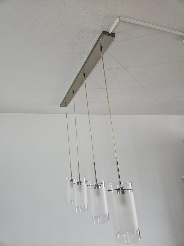 Moderne hanglamp met 4 glazen cilinders, Huis en Inrichting, Lampen | Hanglampen, Zo goed als nieuw, Minder dan 50 cm, Glas, Metaal