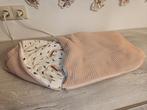 Ukje voetenzak Wafelstof Roze, stof met zwart wit veertjes, Kinderen en Baby's, Dekens, Slaapzakjes en Inbakerproducten, Ophalen