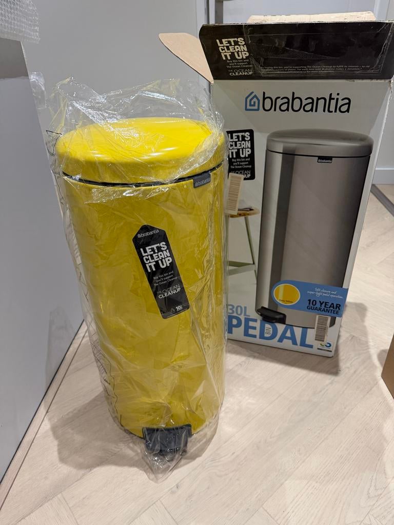 Gele Brabantia Prullenbak 30 Liter - Nieuw!, Met pedaal, 50 tot 75 cm, Nieuw, Ophalen of Verzenden