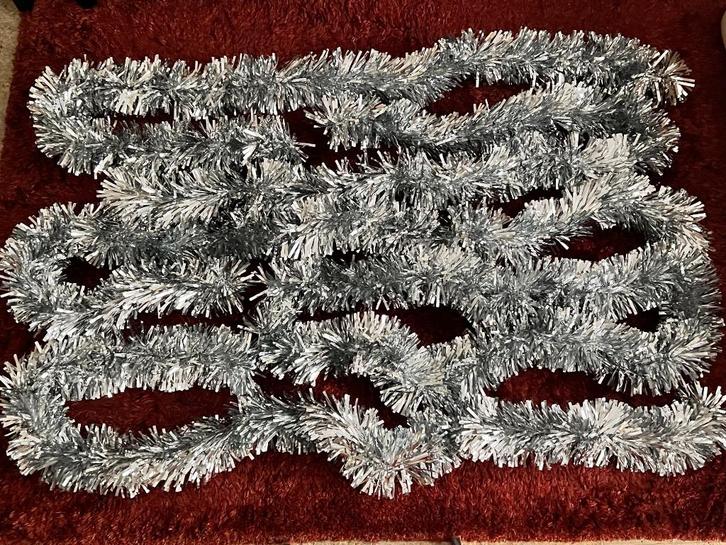Zilver guirlande folie slingers 16,5 meter en 17 cm dik, Diversen, Kerst, Zo goed als nieuw, Ophalen of Verzenden