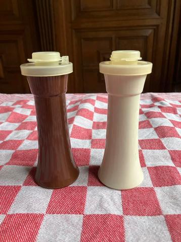 Retro Tupperware Peper- en Zoutstel beschikbaar voor biedingen