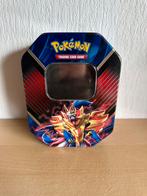 Pokémon Trading Card Game tin Zamazenta, Hobby en Vrije tijd, Verzamelkaartspellen | Pokémon, Ophalen of Verzenden, Zo goed als nieuw