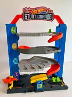 Hot Wheels City Stunt Garage inclusief 2 auto’s, Ophalen, Zo goed als nieuw, Handmatig, Hot Wheels