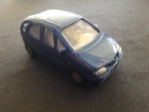 Renault Mégane Scenic RT 2.0 blauw – Siku, Hobby en Vrije tijd, Modelauto's | Overige schalen, Zo goed als nieuw, Auto, Ophalen of Verzenden