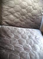 Kussen 2x~Hexagon Sierkussen~Oeko tex~Velours~Nieuwstaat 40, Ophalen of Verzenden, Zo goed als nieuw, Grijs, Vierkant