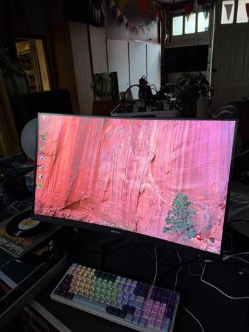 Philips Evnia 27 Inch 240Hz FHD Curved Gaming Monitor beschikbaar voor biedingen