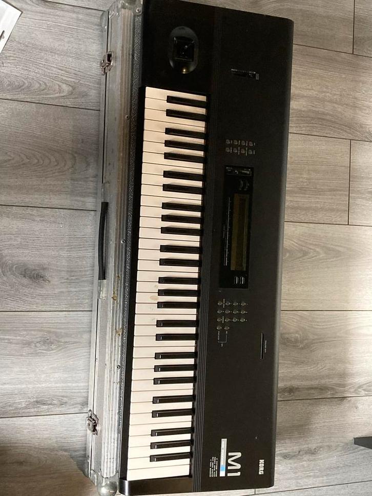 Korg M1 incl. Flightcase, Muziek en Instrumenten, Keyboards, Gebruikt, 61 toetsen, Korg, Aanslaggevoelig, Ophalen of Verzenden