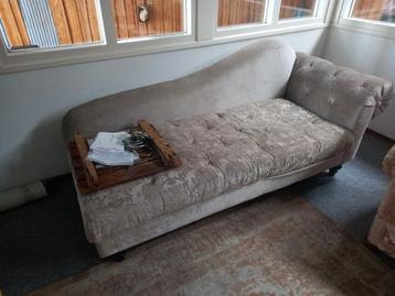 Sofa beschikbaar voor biedingen