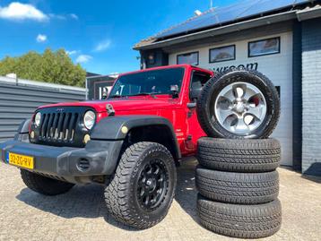 Jeep 285/60/18 jeep Velgen + Banden Set ZO GOED ALS NIEUW! beschikbaar voor biedingen