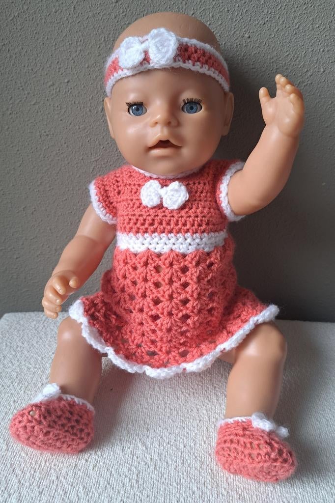 Gehaakt babyborn setje: jurkje, vestje enz.  7-delig, Kinderen en Baby's, Ophalen of Verzenden, Nieuw, Babypop