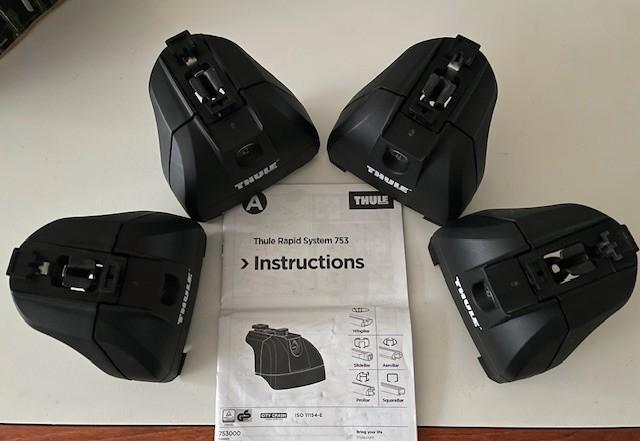 THULE RAPIDSYSTEM 753+THULE KIT4065 VOOR 3 MITSUBISHI'S, Auto diversen, Auto-accessoires, Zo goed als nieuw, Ophalen of Verzenden
