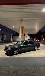 Mercedes-Benz W124 E320 1995, Auto's, Automaat, Achterwielaandrijving, Zwart, Stoelverwarming