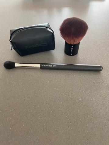 MAC make- up kwasten / penselen en MAC tasje beschikbaar voor biedingen