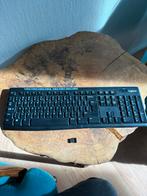 Logitech toetsenbord met usb, Computers en Software, Ophalen of Verzenden, Zo goed als nieuw