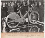 Fiets / snorfiets / bromfiets R.A.I. 1953 persfoto, Gebruikt, Verzenden, Foto, 1940 tot 1960