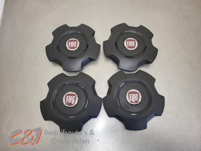 Wieldop set van een Fiat Talento, Auto-onderdelen, Banden en Velgen, Personenwagen, Gebruikt, 3 maanden garantie, Ophalen of Verzenden