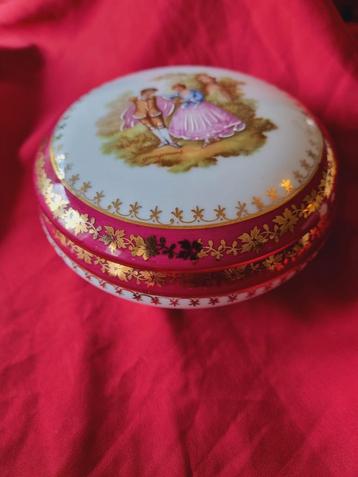 Vintage Limoges Bonbonnière beschikbaar voor biedingen