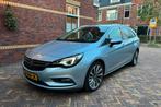 Opel Astra Sports Tourer 1.6 200pk|Leer|Trekhaak|Apple|Camer, Auto's, Opel, Voorwielaandrijving, 65 €/maand, 4 cilinders, 1650 kg