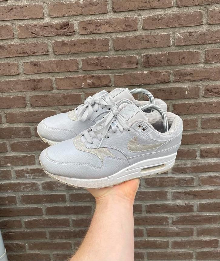 Nike Air Max 1 Premium Grey Glitter, Kleding | Dames, Schoenen, Sneakers of Gympen, Overige kleuren, Ophalen of Verzenden