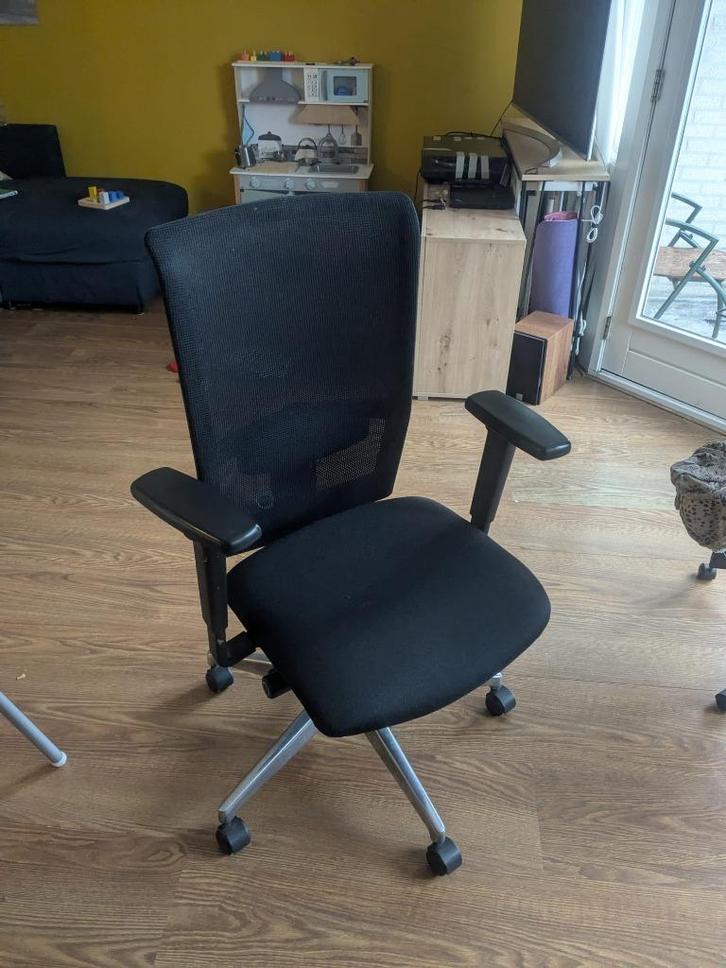 Interstuhl Bureaustoel – Perfecte Staat Nieuwprijs is €449 !, Huis en Inrichting, Bureaustoelen, Zo goed als nieuw, Bureaustoel
