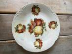 Prachtig oud groot fruit bord met paarlemoer glans Aardbeien, Ophalen of Verzenden