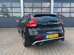 VOLVO V40 1.6 T3 150pk R-Design, Gebruikt, Zwart, 4 cilinders, Leder en Stof
