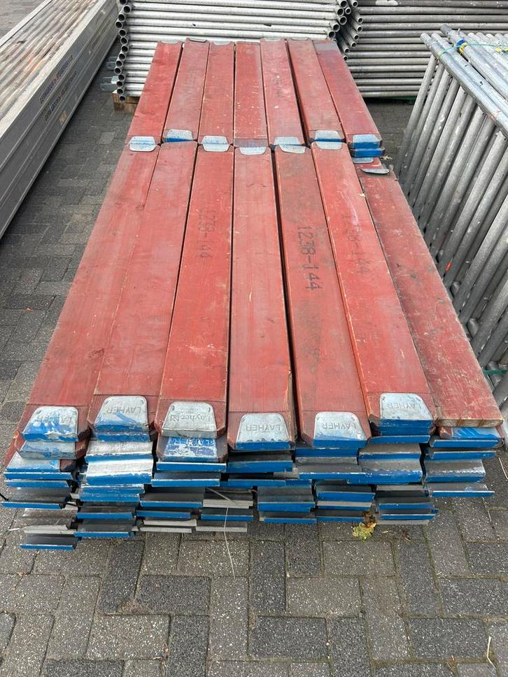 Layher kantplanken en kopkantplanken, Doe-het-zelf en Verbouw, Steigers, Zo goed als nieuw, Rolsteiger of Kamersteiger, 5 meter of hoger