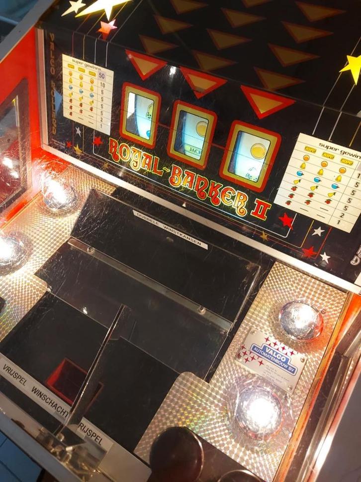 ROYAL BANKER II munten schuiver coinpusher bulldozer (1), Verzamelen, Automaten | Gokkasten en Fruitautomaten, Overige munten