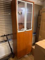 Houten vitrinekast met glazen deuren, Ophalen, Met plank(en), Gebruikt, 50 tot 100 cm