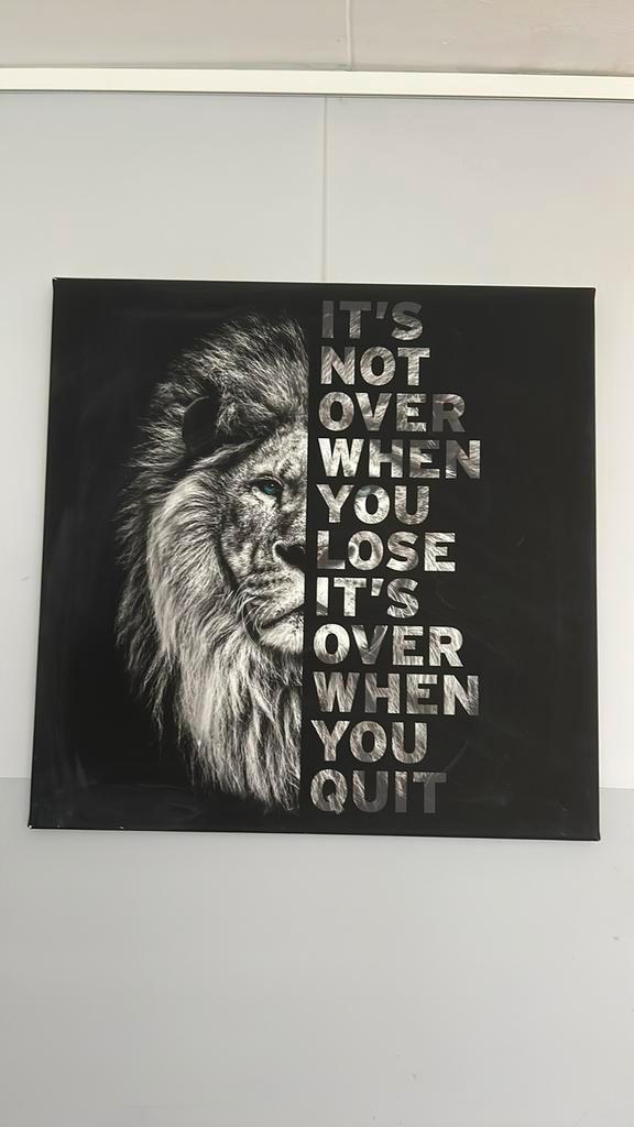 Inspirerend Schilderij – Leeuw met Quote – In Goede Staat, Antiek en Kunst, Kunst | Schilderijen | Abstract, Ophalen of Verzenden