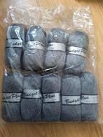 Nieuwe bollen wol. Grijs. Acryl.
Budget plus. Lammy yarns., Hobby en Vrije tijd, Ophalen of Verzenden, Zo goed als nieuw