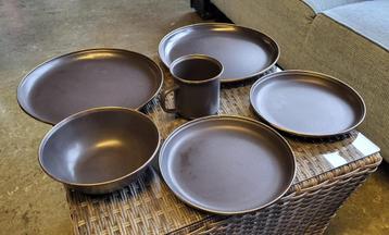 Enamel Barbones serviesset - borden - schaaltjes - bekers beschikbaar voor biedingen