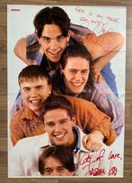 2 Take That posters / Jonathan Brandis, Bret Hitman Hart, Verzamelen, Verzenden, Deurposter of groter, Muziek, Rechthoekig Staand