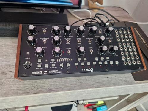 Moog Mother-32 semi modular synthesizer, Muziek en Instrumenten, Synthesizers, Zo goed als nieuw, Overige aantallen, Overige merken