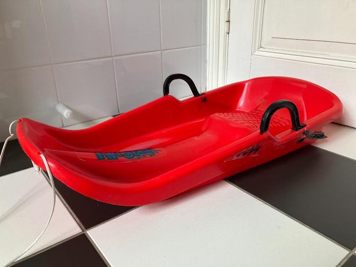 Grote kunststof slee slede met remmen - Lees en zie foto’s, Kinderen en Baby's, Speelgoed | Buiten | Sleeën, Zo goed als nieuw