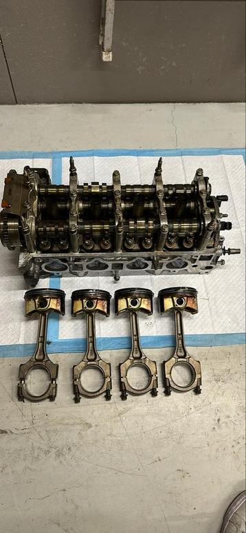 Honda K24A Cilinderkop + Zuigers & Drijfstangen beschikbaar voor biedingen