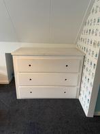 Mooie commode, ledikant, grote kast en wandplank., Kinderen en Baby's, Kinderkamer | Complete kinderkamers, Ophalen, Gebruikt