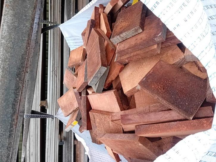 Brandhout hardhout, Doe-het-zelf en Verbouw, Hout en Planken, Pallet, Overige houtsoorten, Minder dan 200 cm, Minder dan 25 mm