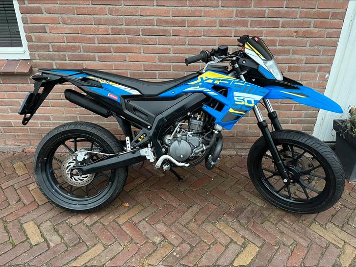 Derbi senda x-treme, Fietsen en Brommers, Brommers | Derbi, Zo goed als nieuw, Maximaal 45 km/u, Ophalen